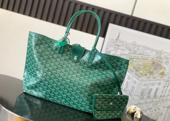 Goyard Green Goyardine Saint Louis PM Tote Bag